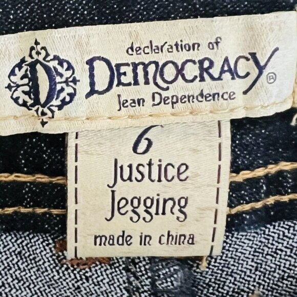 Democracy Women's Justice Blue Jeggings Jeans Size 6 Mid Rise Stretch Skinny - Picture 9 of 10